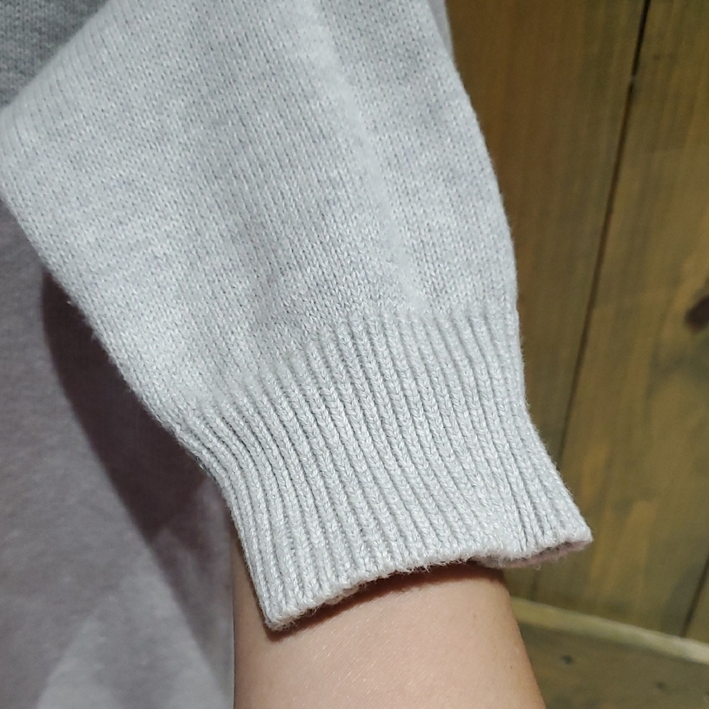 Women's Gray Sweater - Picture 4 of 7